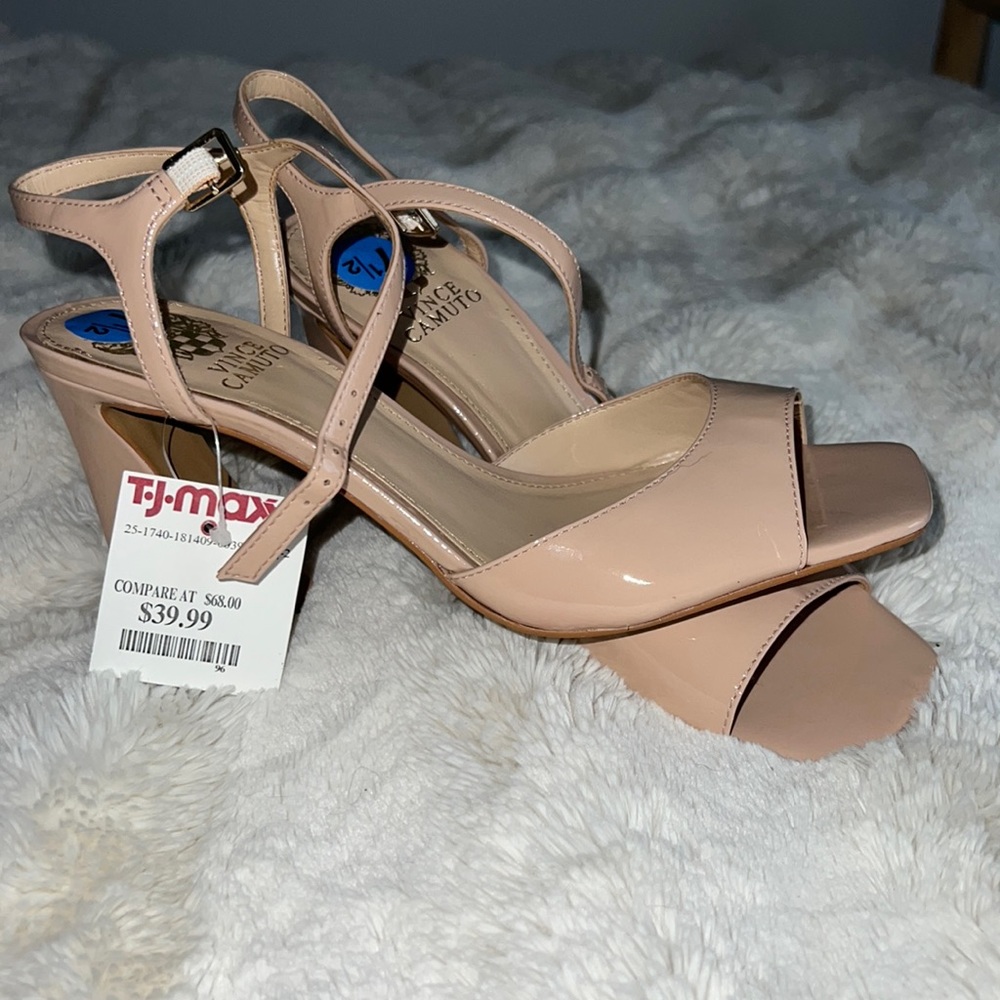 VINCE CAMUTO HEELS